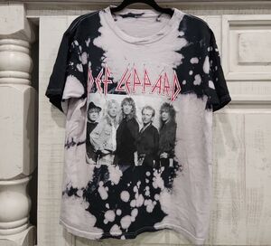 Def Leppard Black and White Tie-Dye Short Sleeve Tee